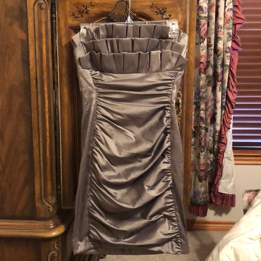 Cache formal dress